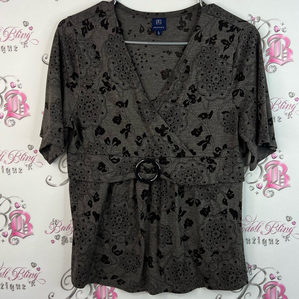 Reitmans tshirt tee floral flowers y2k belted Black and Gray Women's Blouse